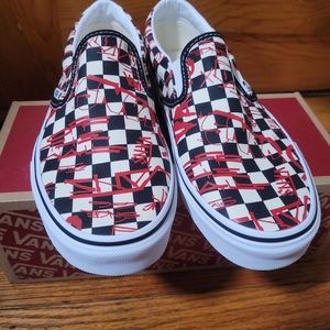 Vans men’s size 8.5, women’s size 10